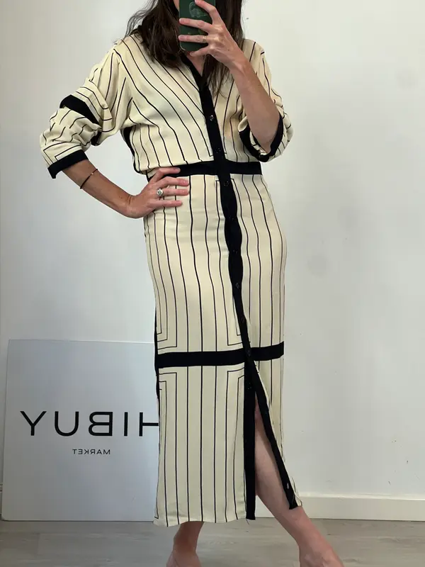 ZARA. Vestido midi abotonado