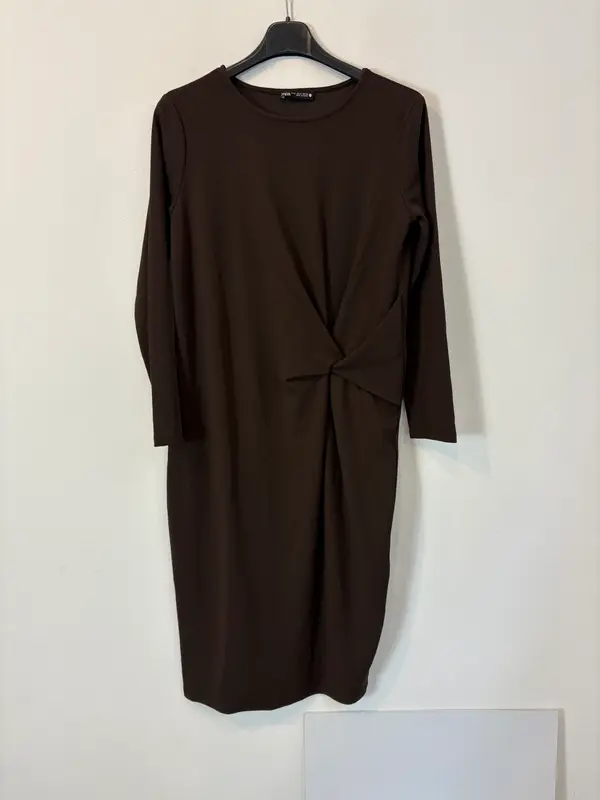 ZARA. Vestido midi marrón textura