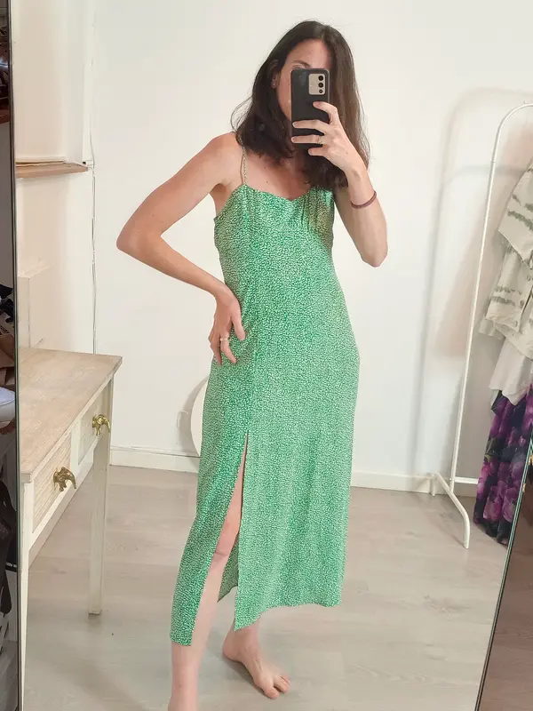 ZARA. Vestido midi verde estampado  T.s