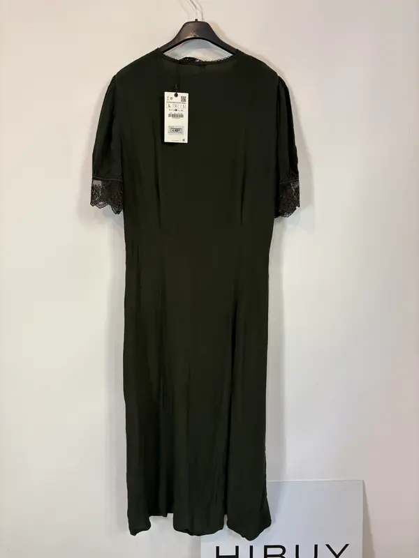 ZARA. Vestido midi verde lencero. T L