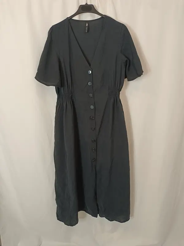 ZARA. Vestido negro abotonado T.l