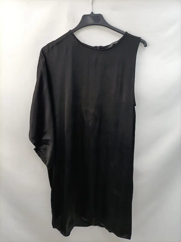 ZARA. Vestido negro asimétrico T.m