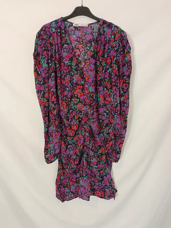 ZARA. Vestido negro flores T.m