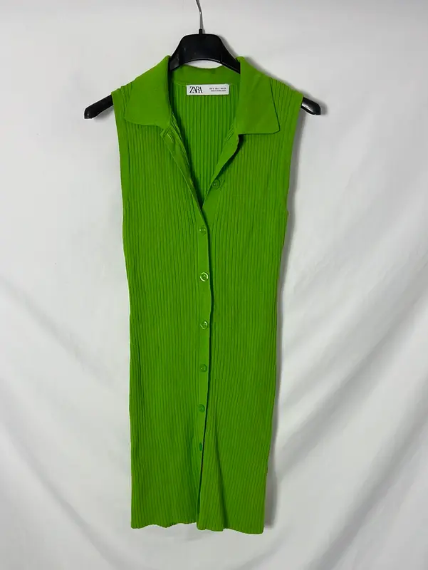 ZARA. Vestido verde canalé T.s