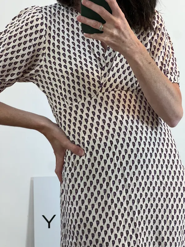 ZÚA. Vestido midi beige estampado. T S