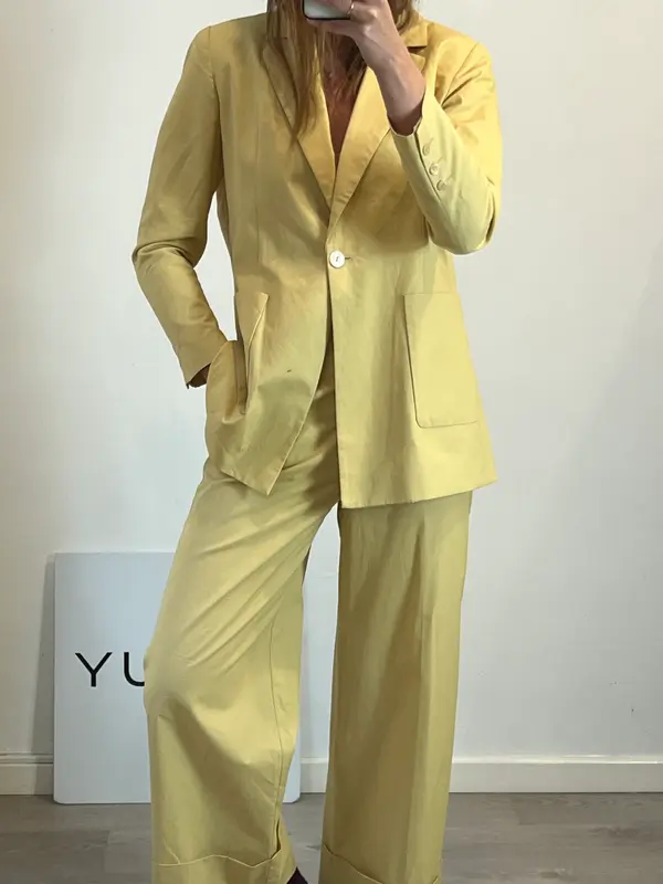 ZUBI. Total look blazer y pantalón fluidos. T S/M